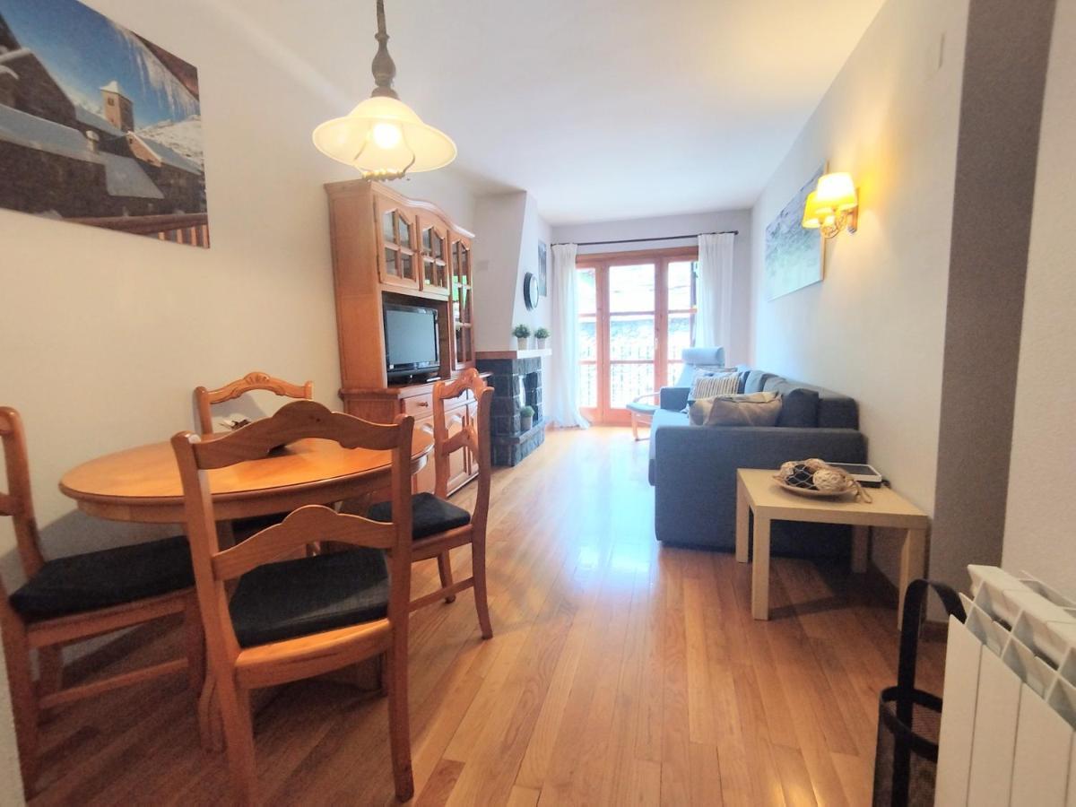 Check-In Casas Sinoantonio Appartement Benasque Buitenkant foto